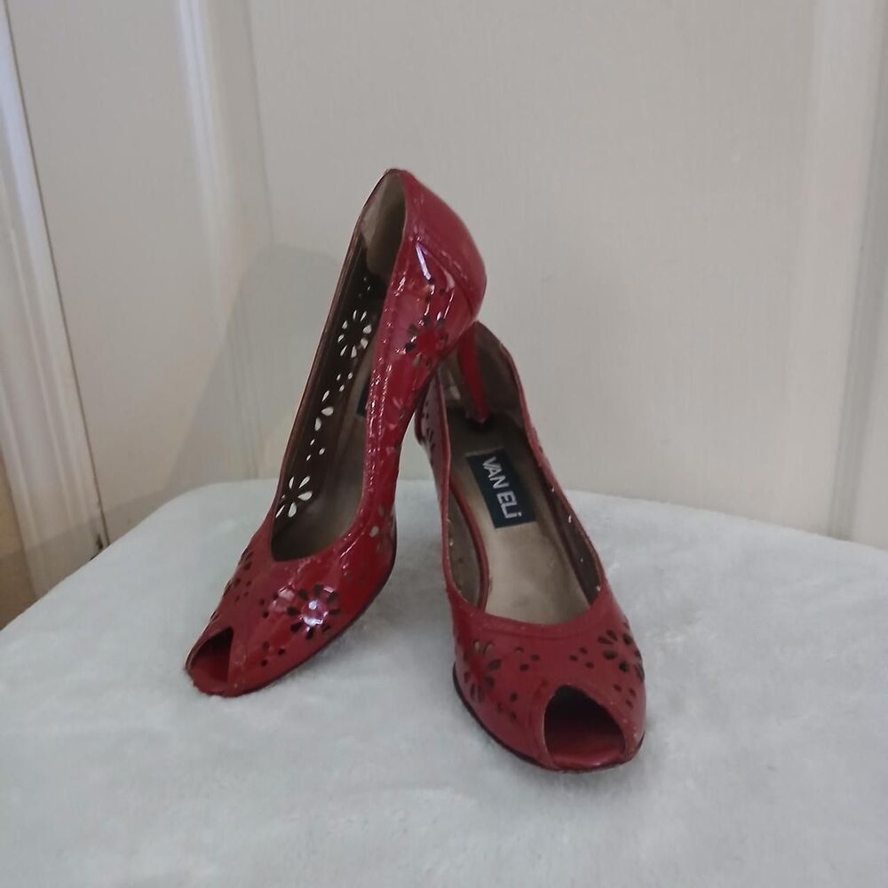 Y2K Vintage VANELi Red Patent Floral Laser Cut Peep Toe Heels 7 Rockabilly PinUp